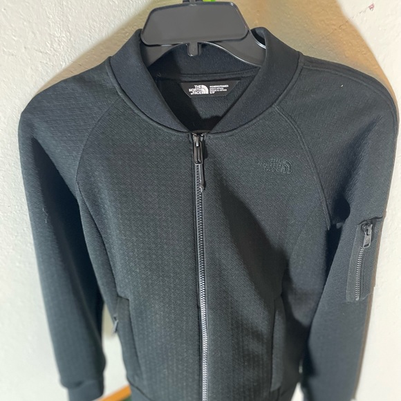The North Face women’s Black Jacket - Picture 13 of 16